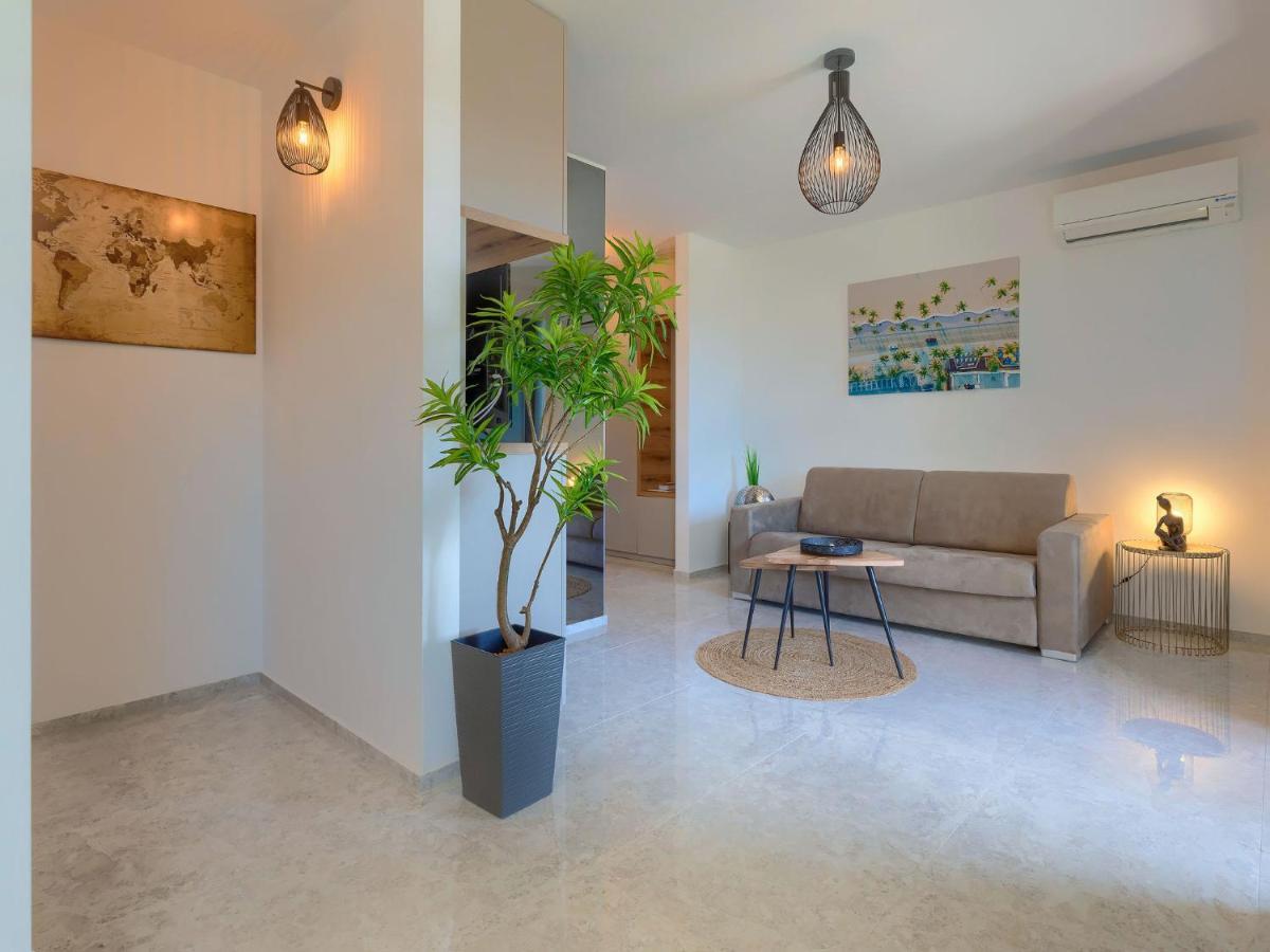 Apartment Wing 77 By Interhome Pula Exteriör bild
