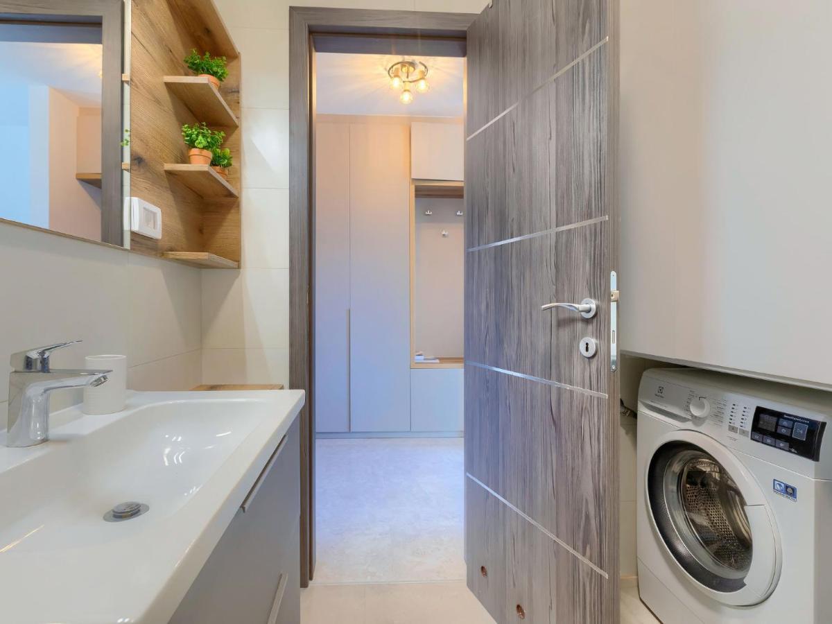 Apartment Wing 77 By Interhome Pula Exteriör bild