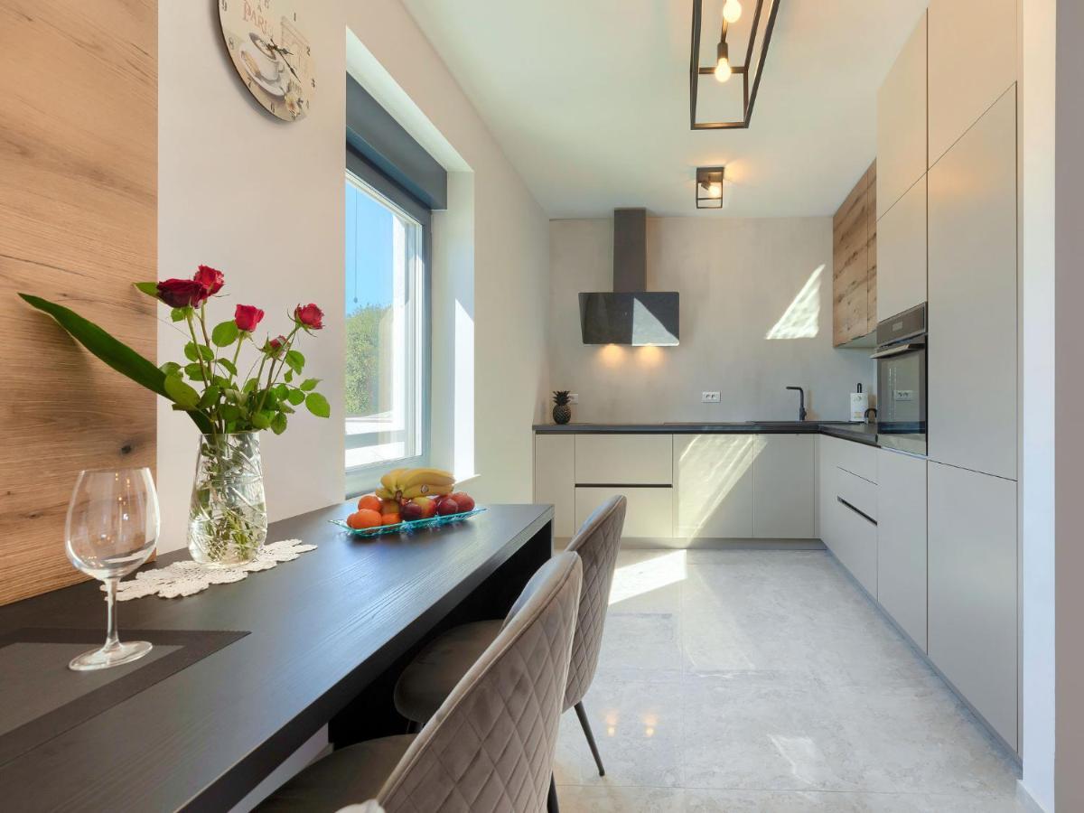 Apartment Wing 77 By Interhome Pula Exteriör bild