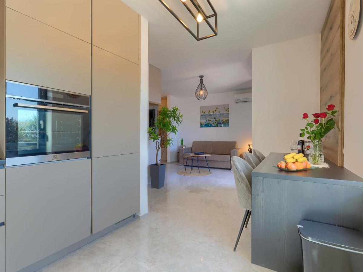 Apartment Wing 77 By Interhome Pula Exteriör bild